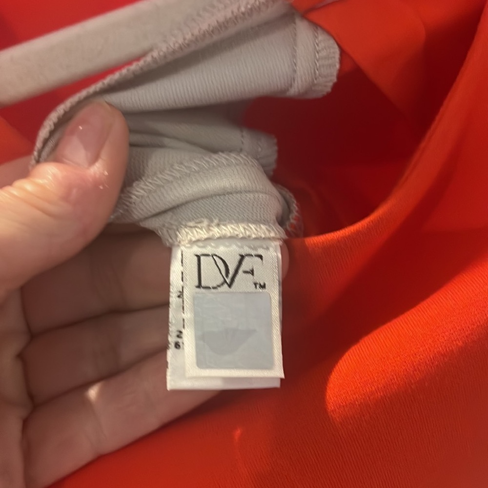 DVF - Picture 4 of 5